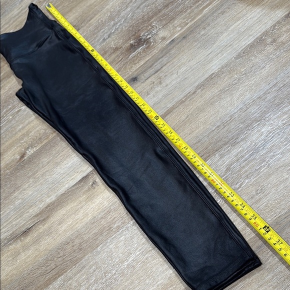 SPANX Size  L Black Form-Fitting Leggings with High-Rise Waistband Faux Leather - Picture 7 of 9